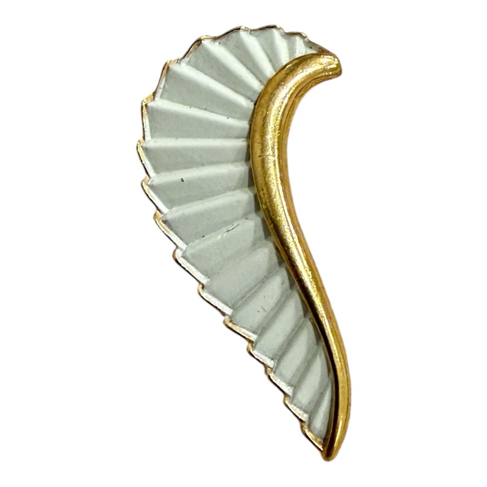 Vintage Trifari Gold Wing Brooch Feather Pin